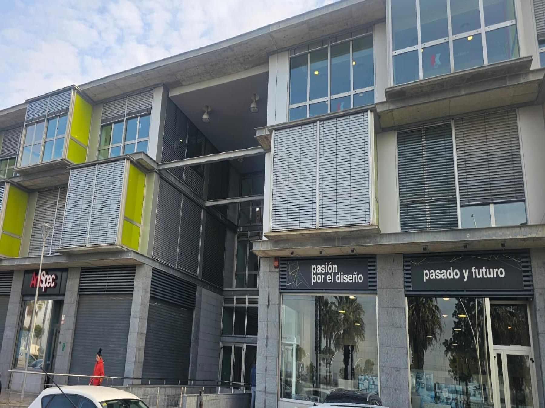 Vista exterior de Oficina en venda en  Huelva Capital