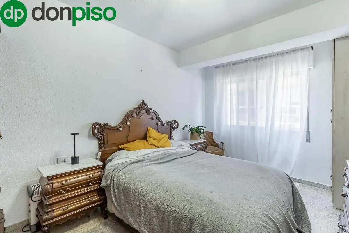 Bedroom of Flat for sale in Granada  with Air Conditioner