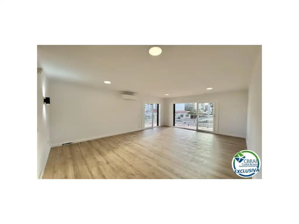 Flat with lift for sale in Avenida De La Gola De L'Estany 55, imagen 4