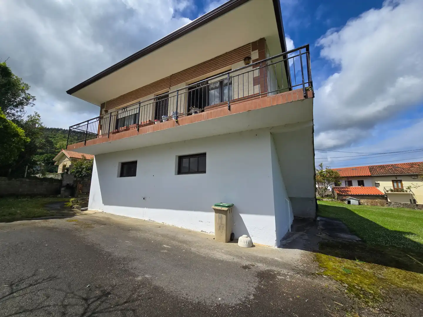 Außenansicht von Country house zum Verkauf in Arnuero mit Heizung, Privatgarten und Abstellraum