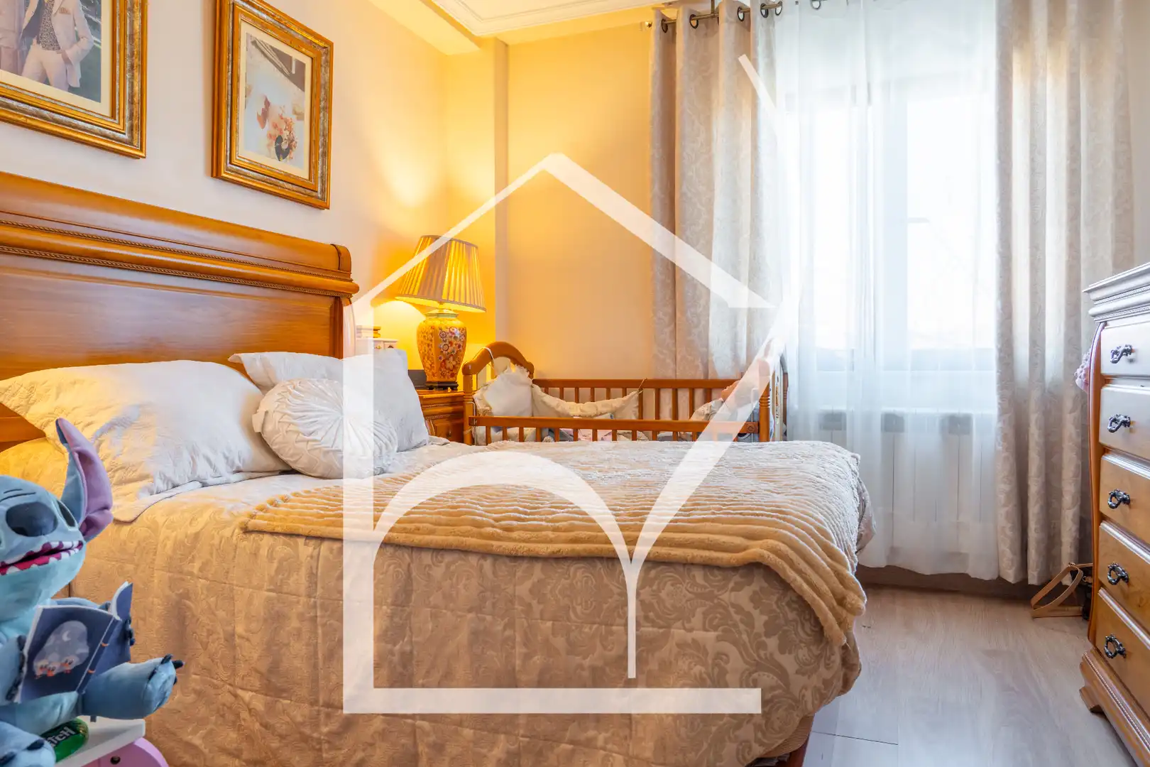 Schlafzimmer von Wohnung zum Verkauf in Salamanca mit Klimaanlage, Heizung und Möbliert