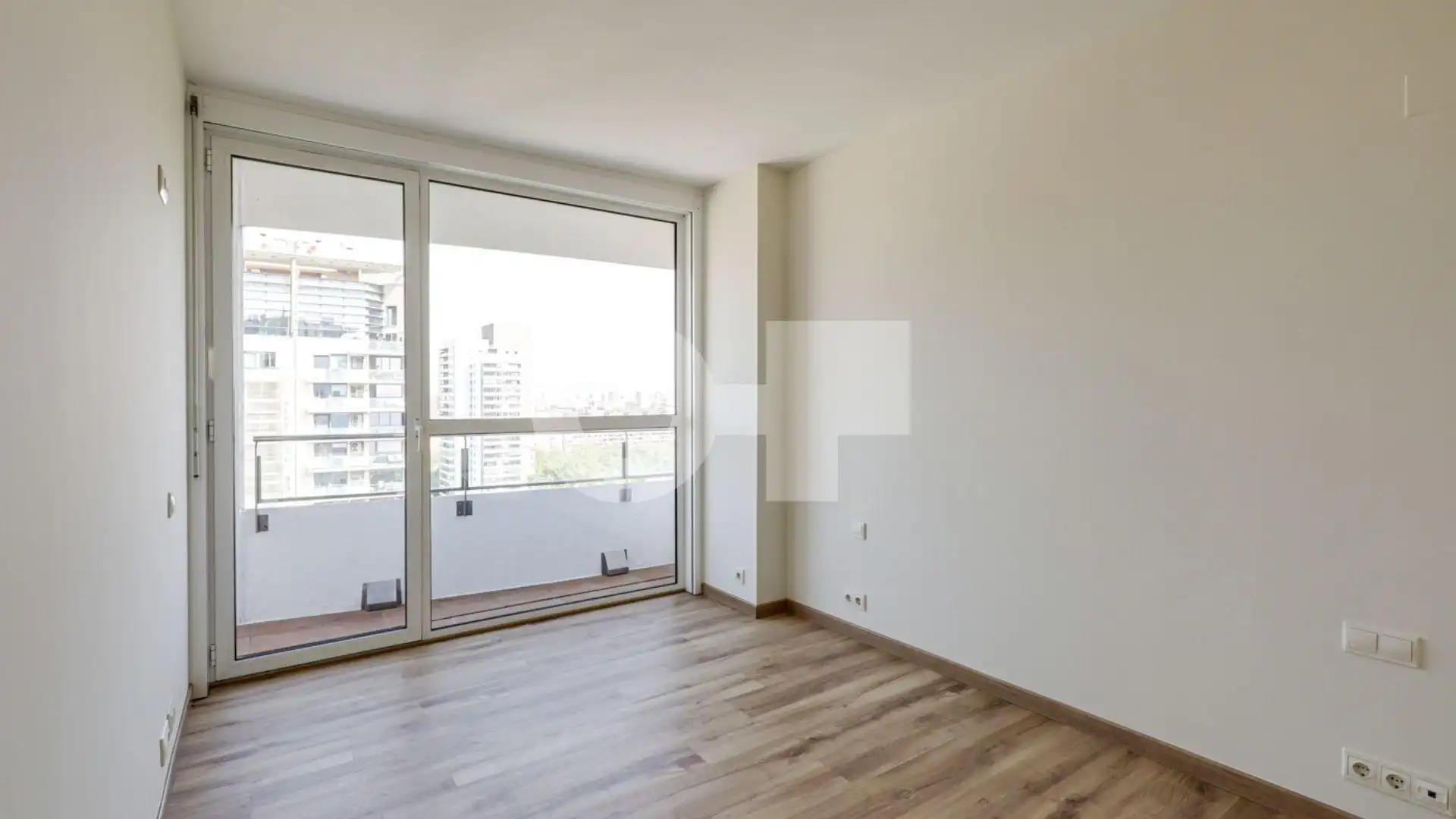 Schlafzimmer von Wohnungen zum Verkauf in Barcelona mit Heizung, Terrasse und Abstellraum