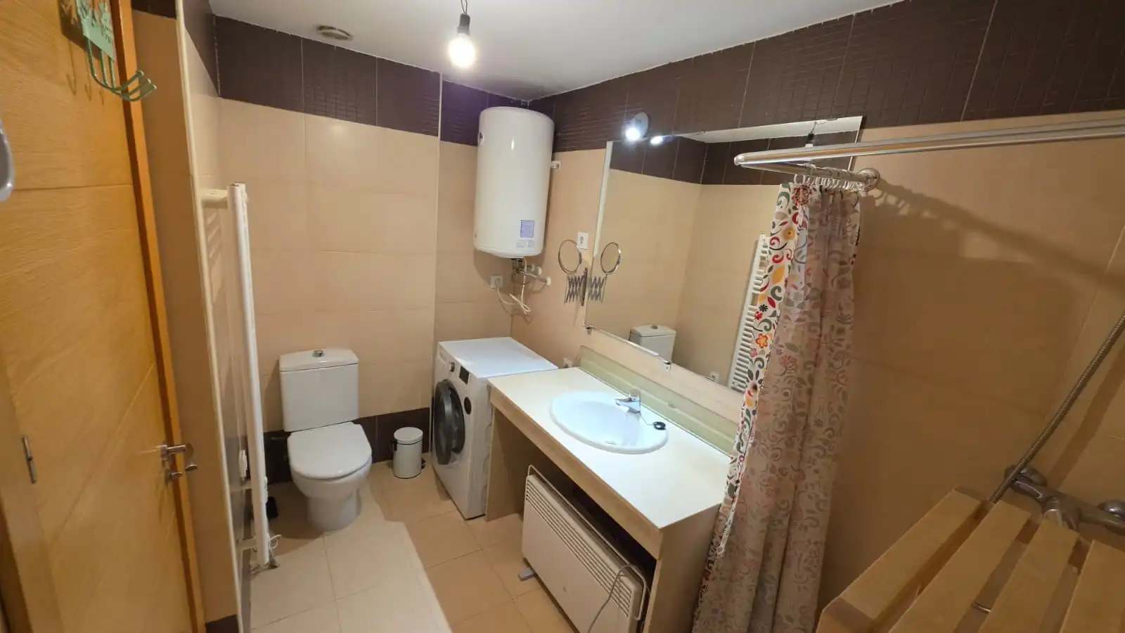 Baño de Apartamento en venta en Madrid con Trastero, Amueblado y Balcón
