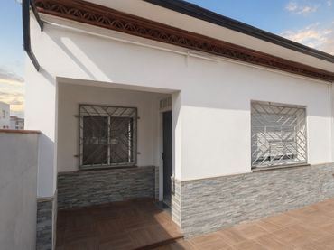 Adosado con jardín en venta en Col.legis Nous