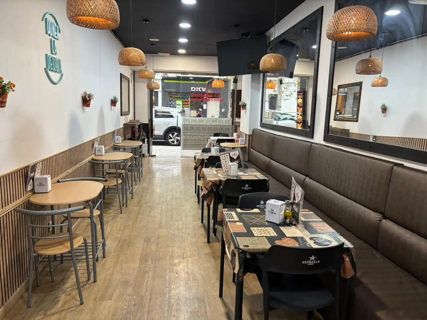 Business premises for transfer in Carrer d'En Prim 128, imagen 2