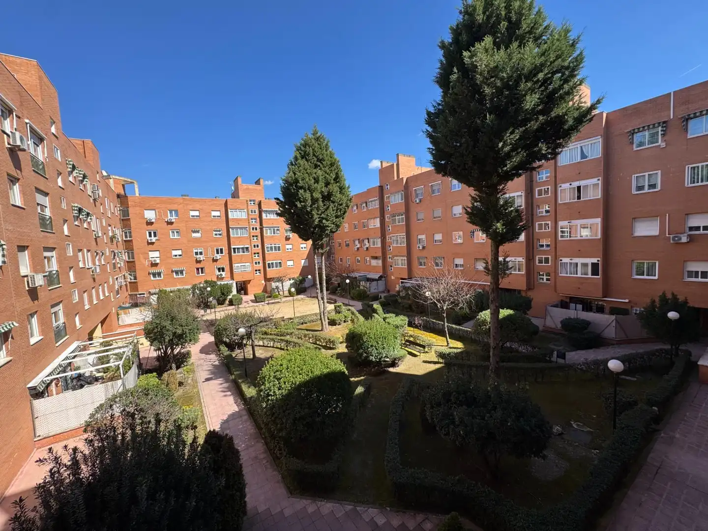 Vista exterior de Pis en venda en Getafe amb Calefacció, Jardí privat i Parquet