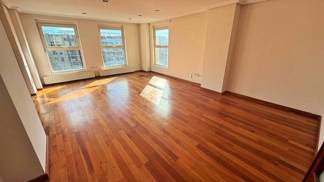 Piso en Alquiler en Carrer d'Antonio Sacramento en Ciutat de les Ciències i de les Arts - Justicia