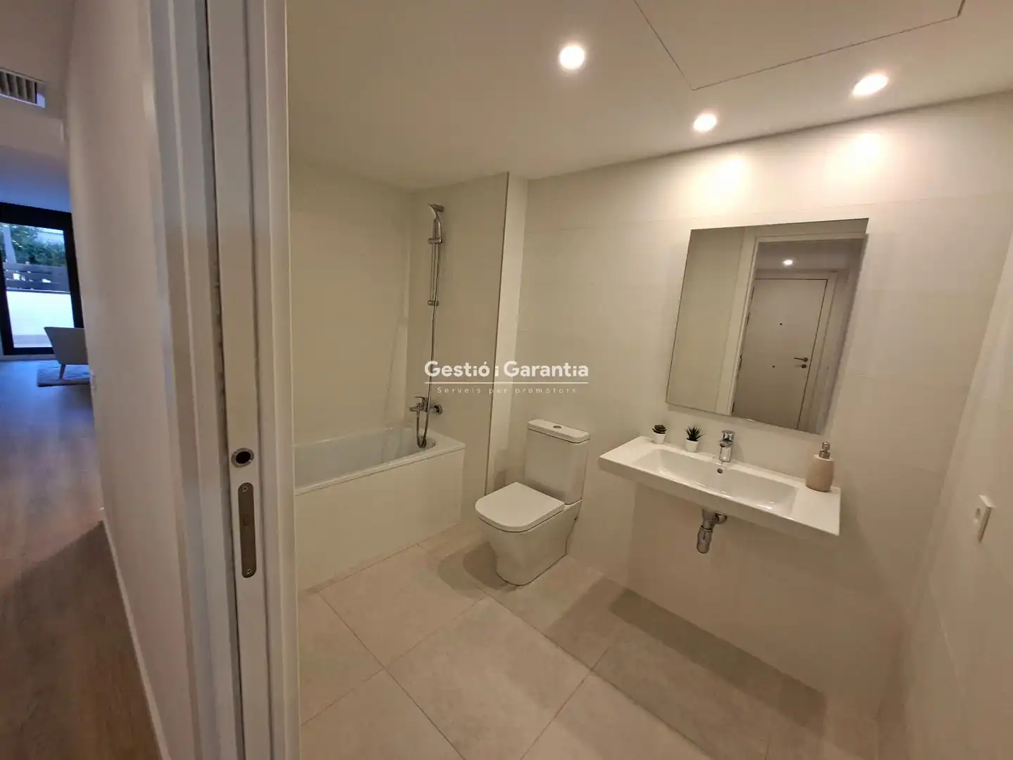 Badezimmer von Wohnung zum Verkauf in Terrassa mit Terrasse, Schwimmbad und Gemeinschaftspool