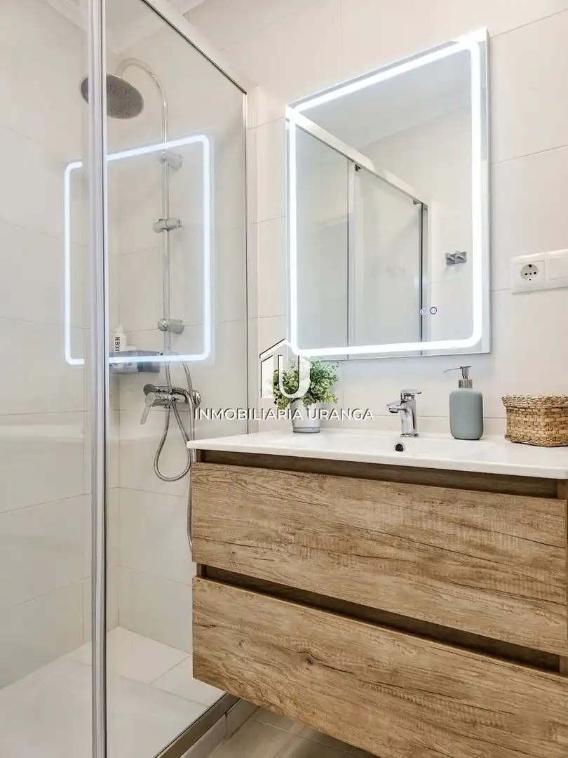 Bathroom of Flat for sale in Laredo
