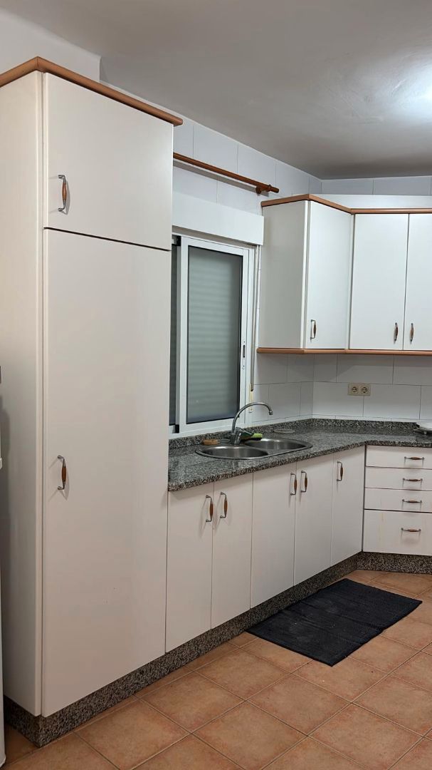 Cocina de Piso de alquiler en Vigo  con Parquet, Terraza y Amueblado