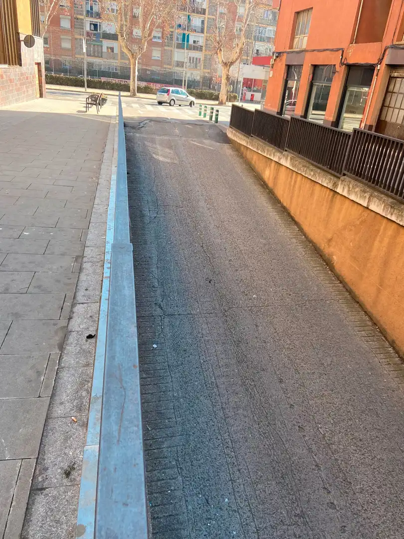 Vista exterior de Garaje en venta en Vic con Alarma