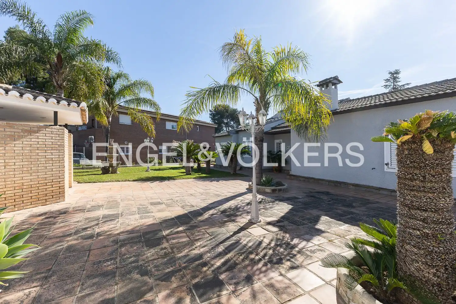Exterior view of Houses for sale in Paterna  with Air Conditioner, Heating and Private garden