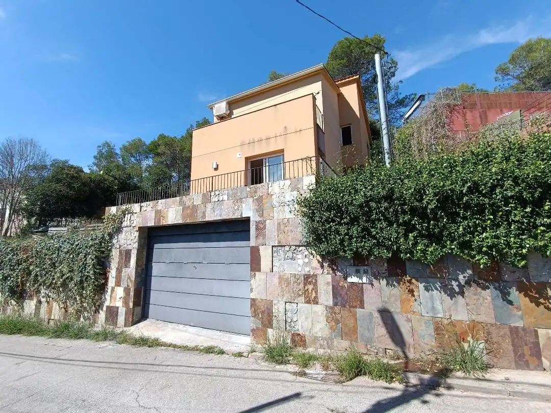 Exterior view of Houses for sale in Vacarisses