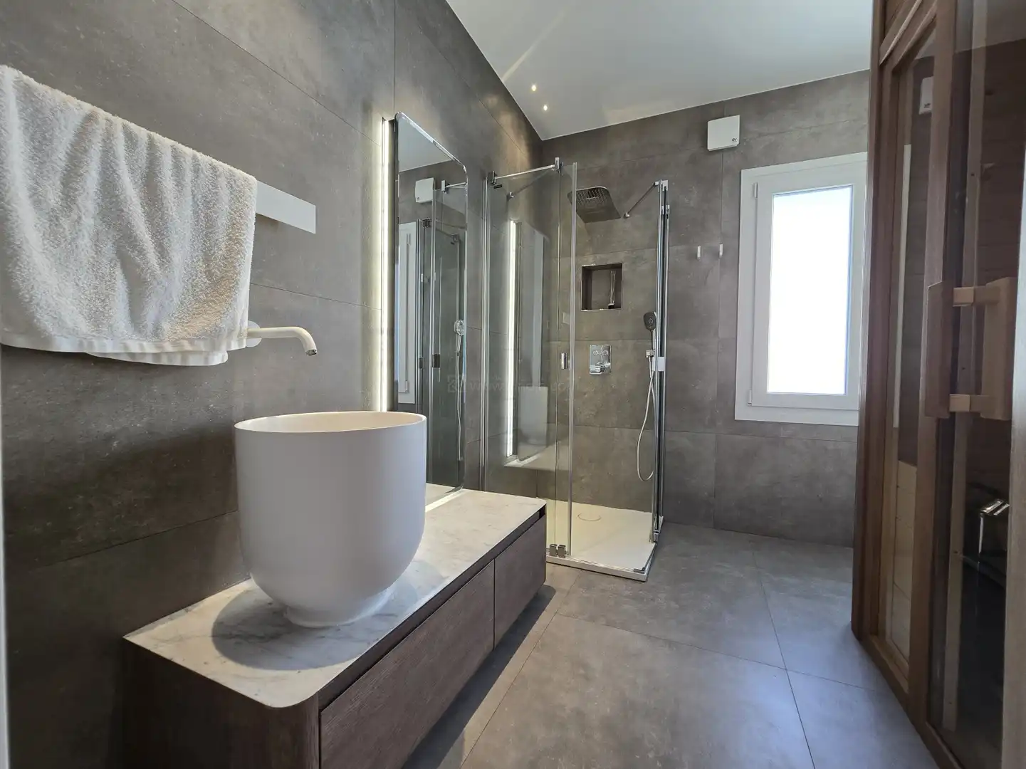 Baño de Piso en venta en  Logroño con Aire acondicionado, Calefacción y Terraza