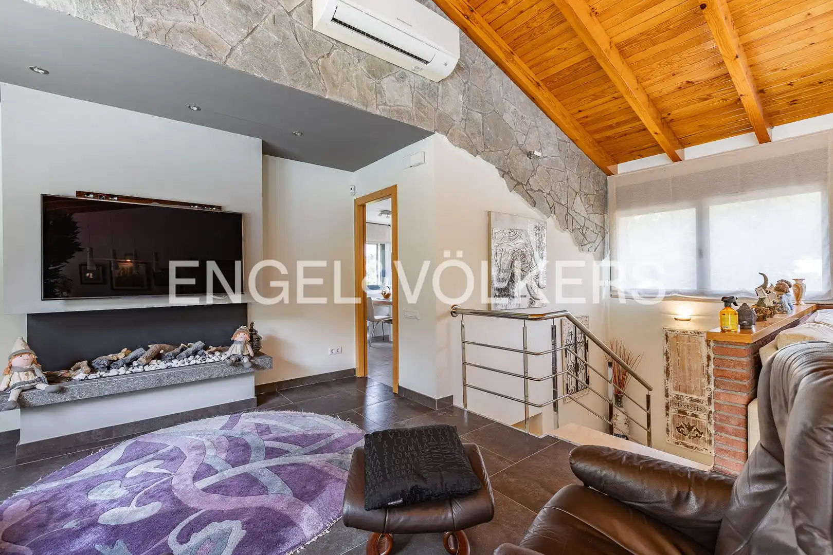 Sala de estar de Casa o chalet en venta en Matadepera con Aire acondicionado, Calefacción y Jardín privado