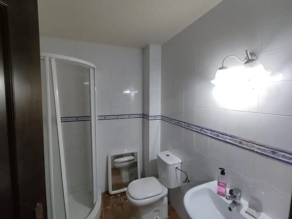 Bany de Casa o xalet en venda en Serradilla amb Aire condicionat