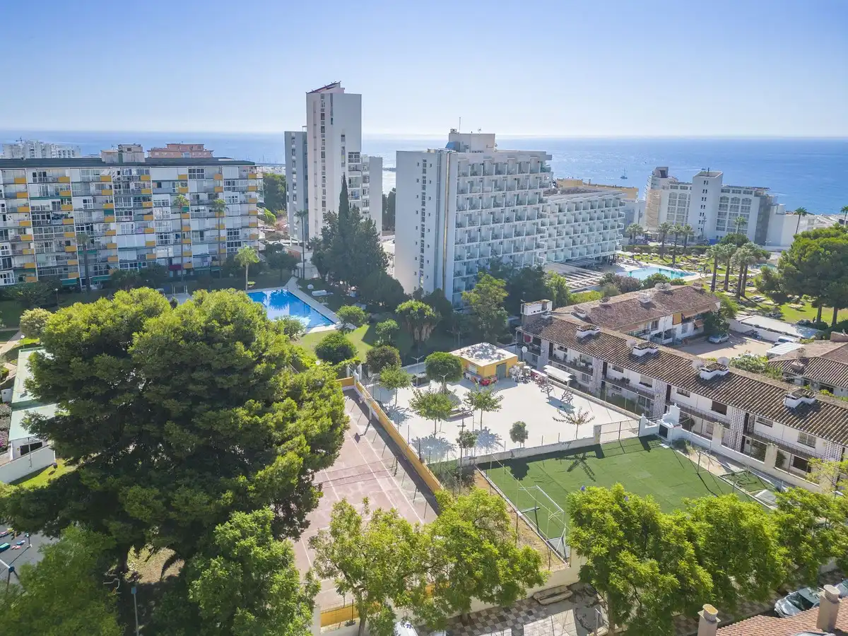 Vista exterior de Apartamento de alquiler en Benalmádena con Aire acondicionado y Piscina comunitaria
