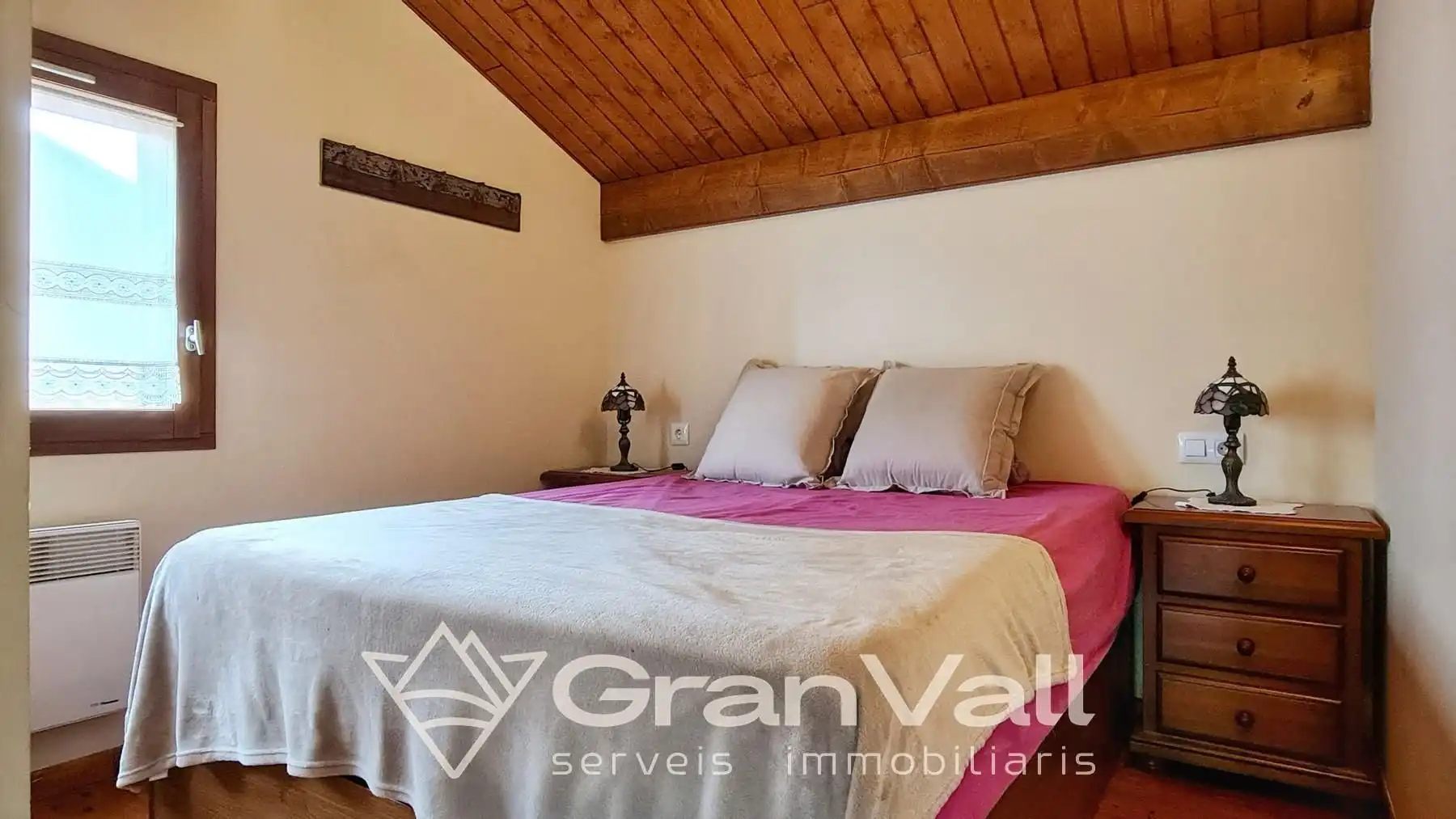Sala de estar de Casa adosada en venta en Saillagouse con Calefacción, Jardín privado y Parquet