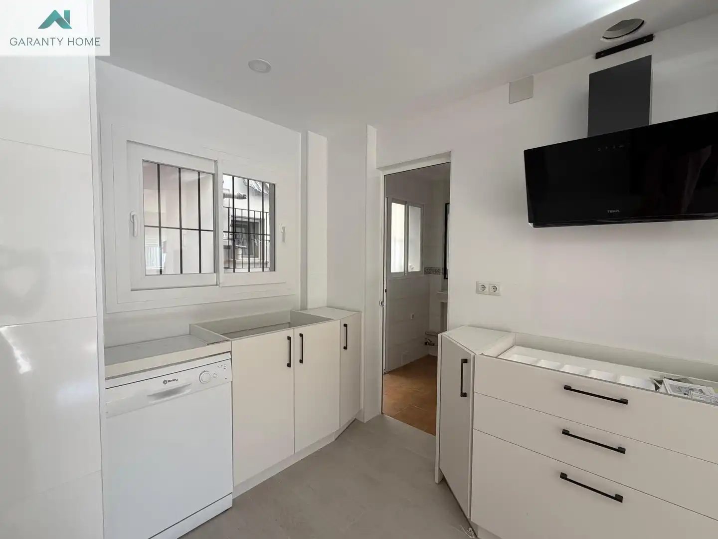 Cocina de Planta baja de alquiler en Málaga con Aire acondicionado, Jardín privado y Terraza