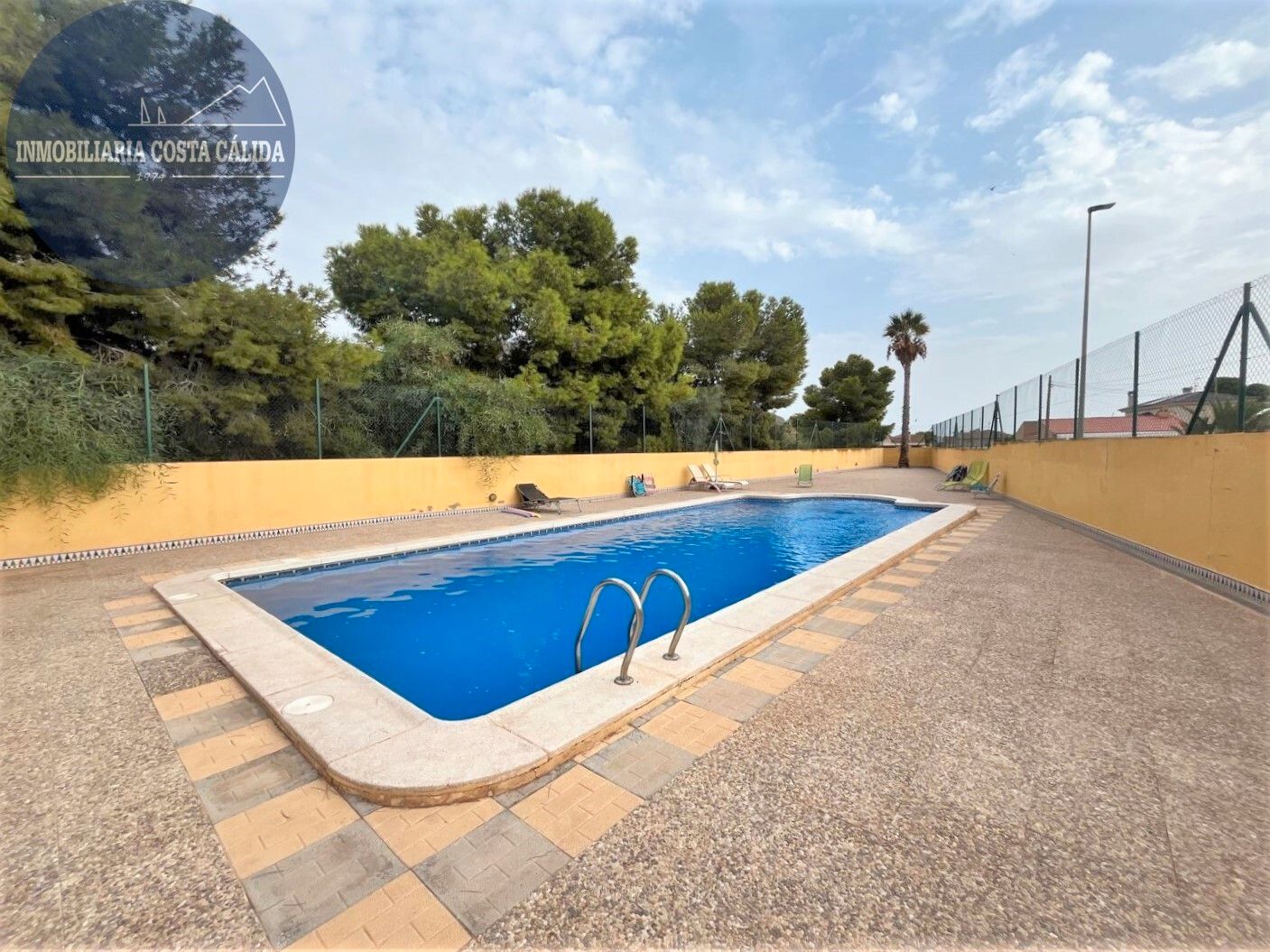 Piscina de Dúplex en venda en Águilas amb Terrassa, Traster i Moblat