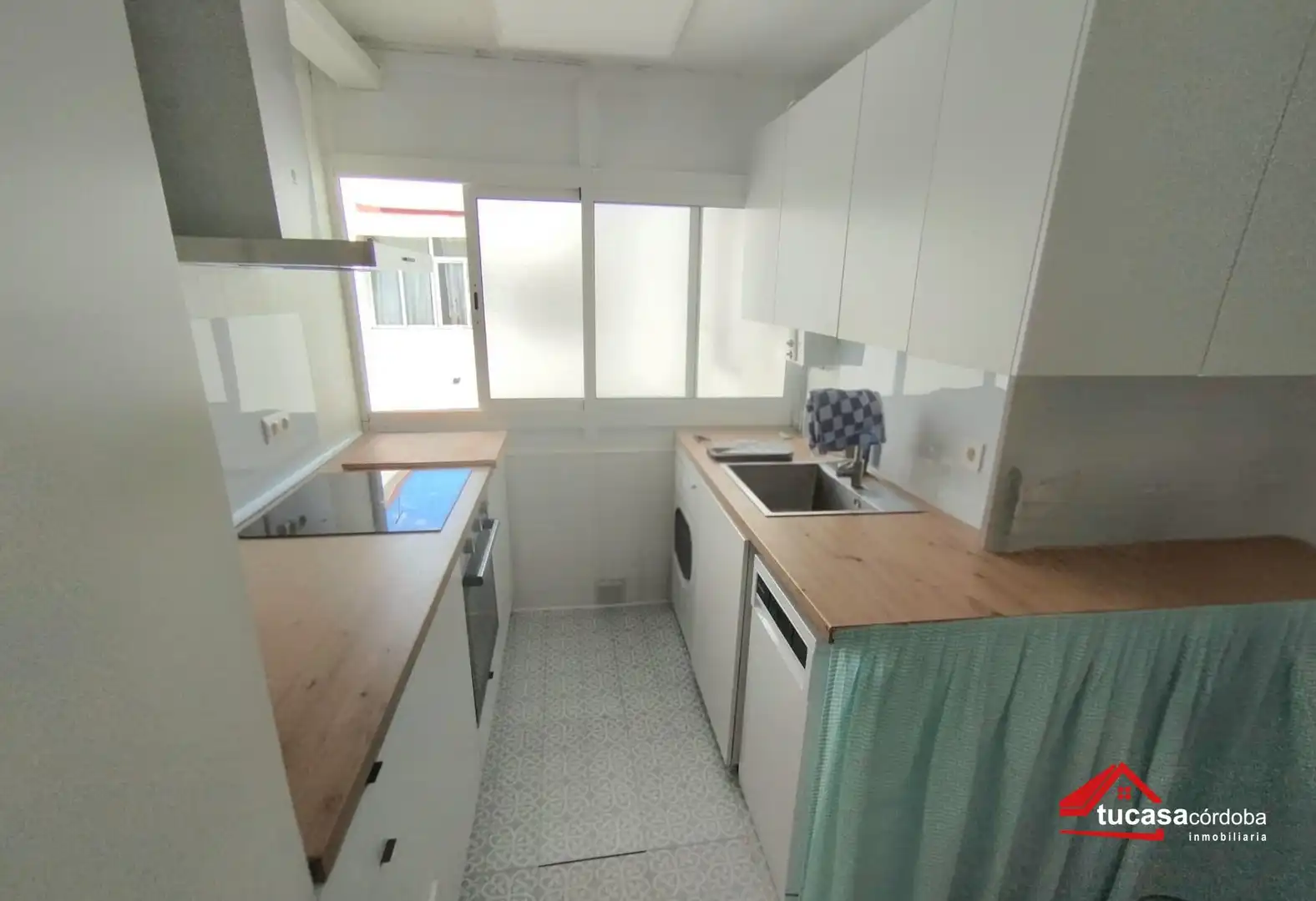 Cuina de Pis en venda en Córdoba amb Aire condicionat, Parquet i Moblat