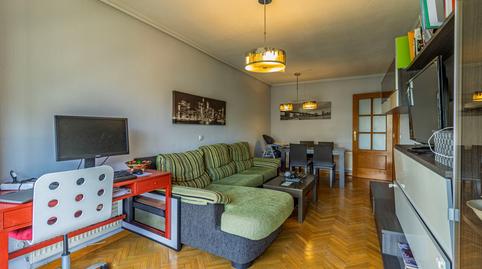 Foto 4 de Piso en venta en Rutilo, San Fermín, Madrid