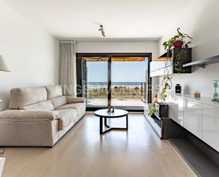 Sala d'estar de Apartament en venda en Castelldefels amb Aire condicionat, Calefacció i Moblat