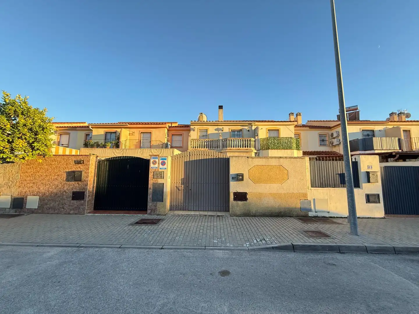 Vista exterior de Casa o xalet en venda en Jerez de la Frontera amb Aire condicionat i Balcó