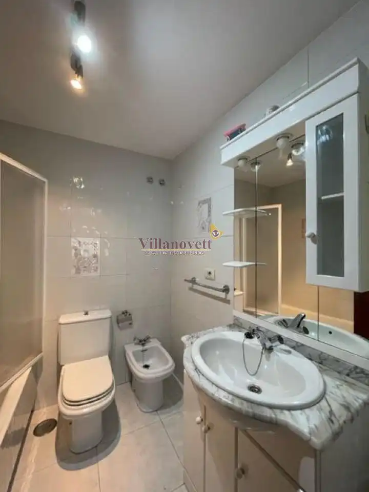 Baño de Piso de alquiler en Centro Urbano