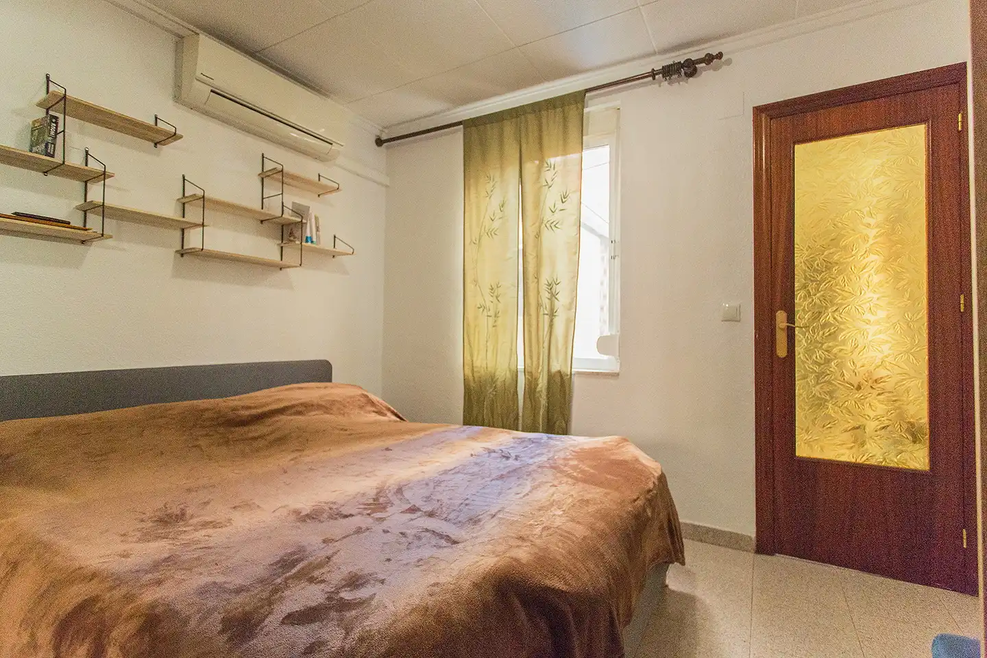 Habitación de Casa adosada en venta en Torrevieja con Aire acondicionado, Amueblado y Horno