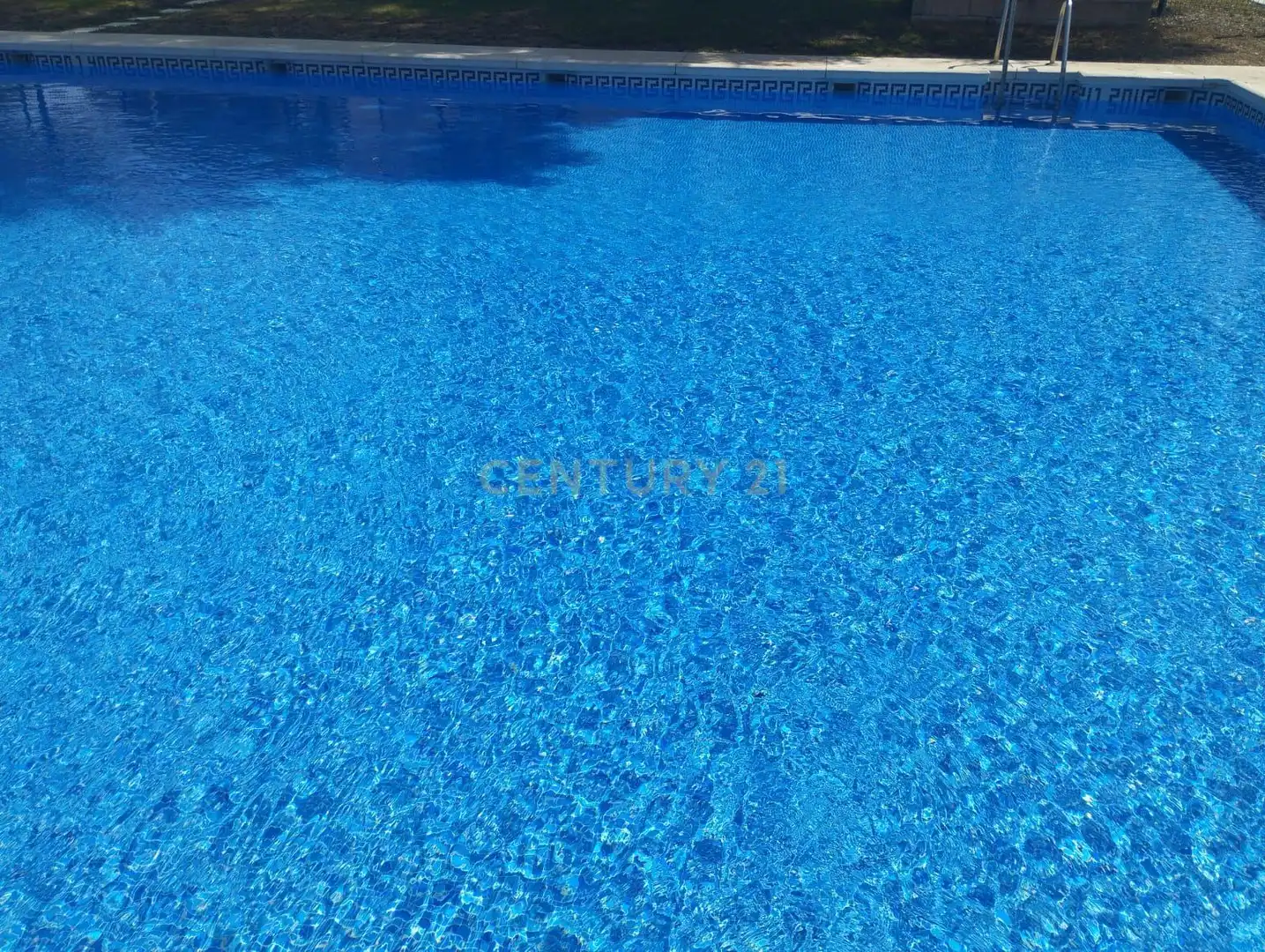Piscina de Casa o xalet en venda en Espartinas amb Aire condicionat, Jardí privat i Traster