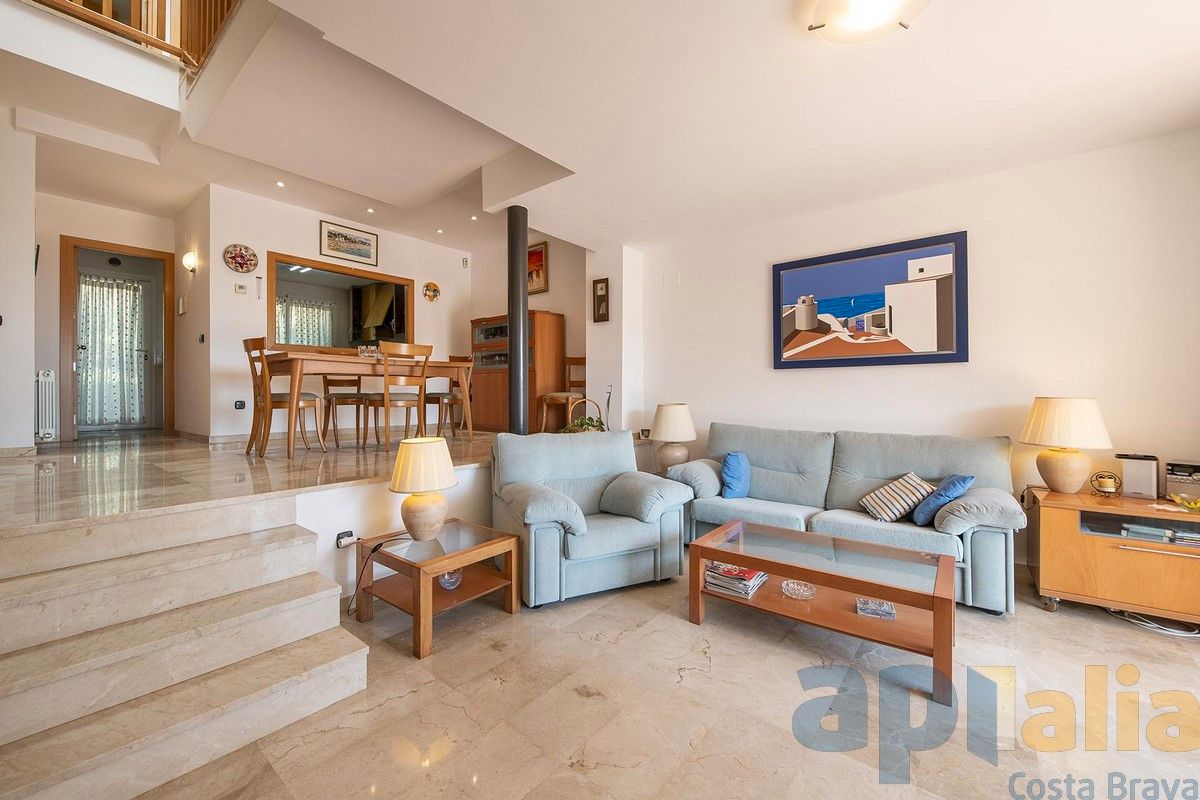 Living room of Single-family semi-detached for sale in Sant Feliu de Guíxols  with Heating, Private garden and Terrace
