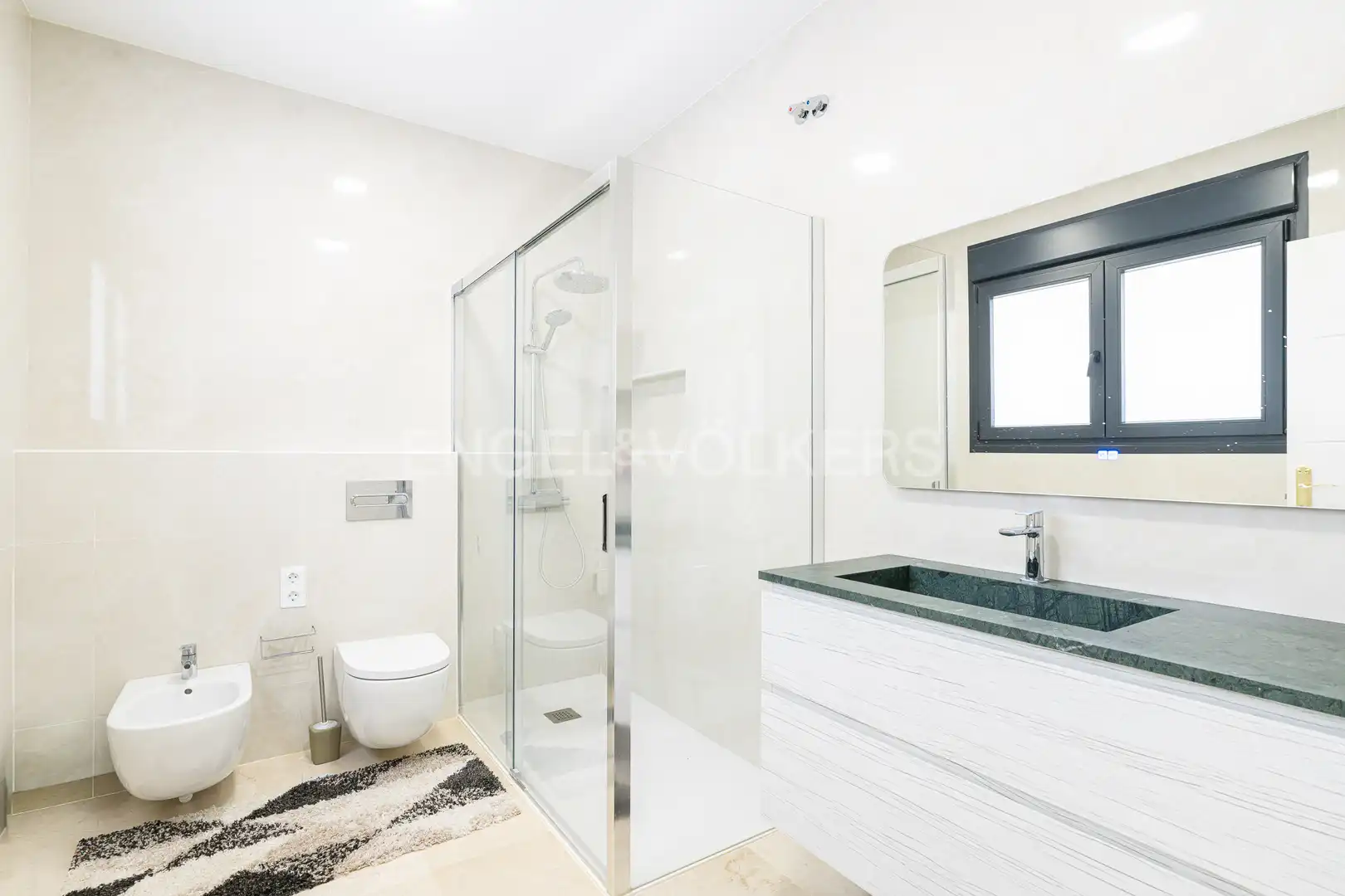 Baño de Casa o chalet en venta en Boadilla del Monte con Aire acondicionado, Calefacción y Jardín privado