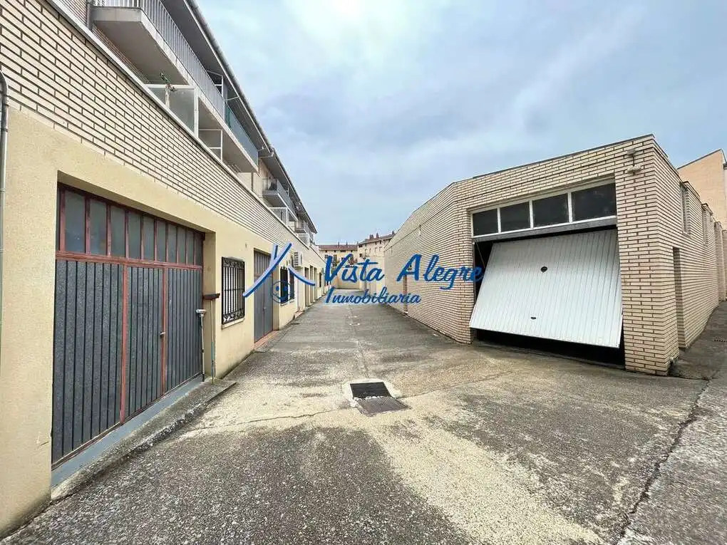 Vista exterior de Pis en venda en Castañares de Rioja amb Calefacció, Terrassa i Traster