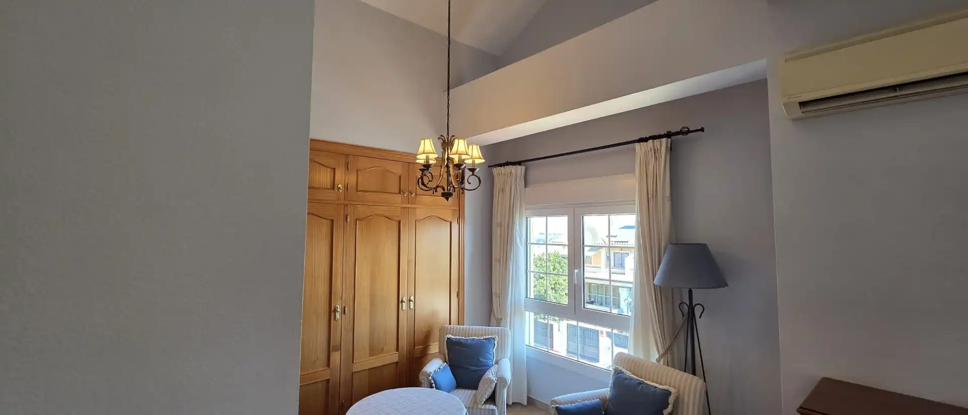 Menjador de Casa adosada en venda en Alhaurín de la Torre amb Aire condicionat, Jardí privat i Terrassa