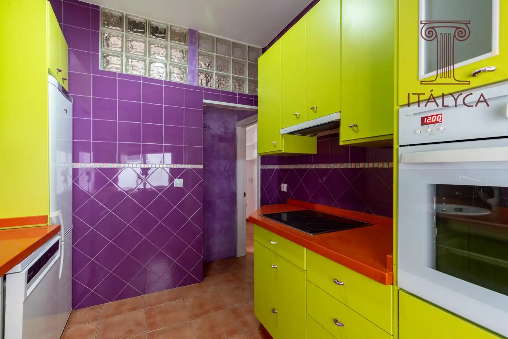 Küche von Wohnung zum Verkauf in Sevilla mit Klimaanlage und Heizung
