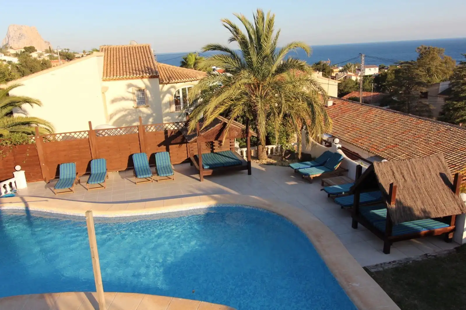 Swimming pool of Houses for sale in Calpe / Calp  with Air Conditioner, Heating and Private garden