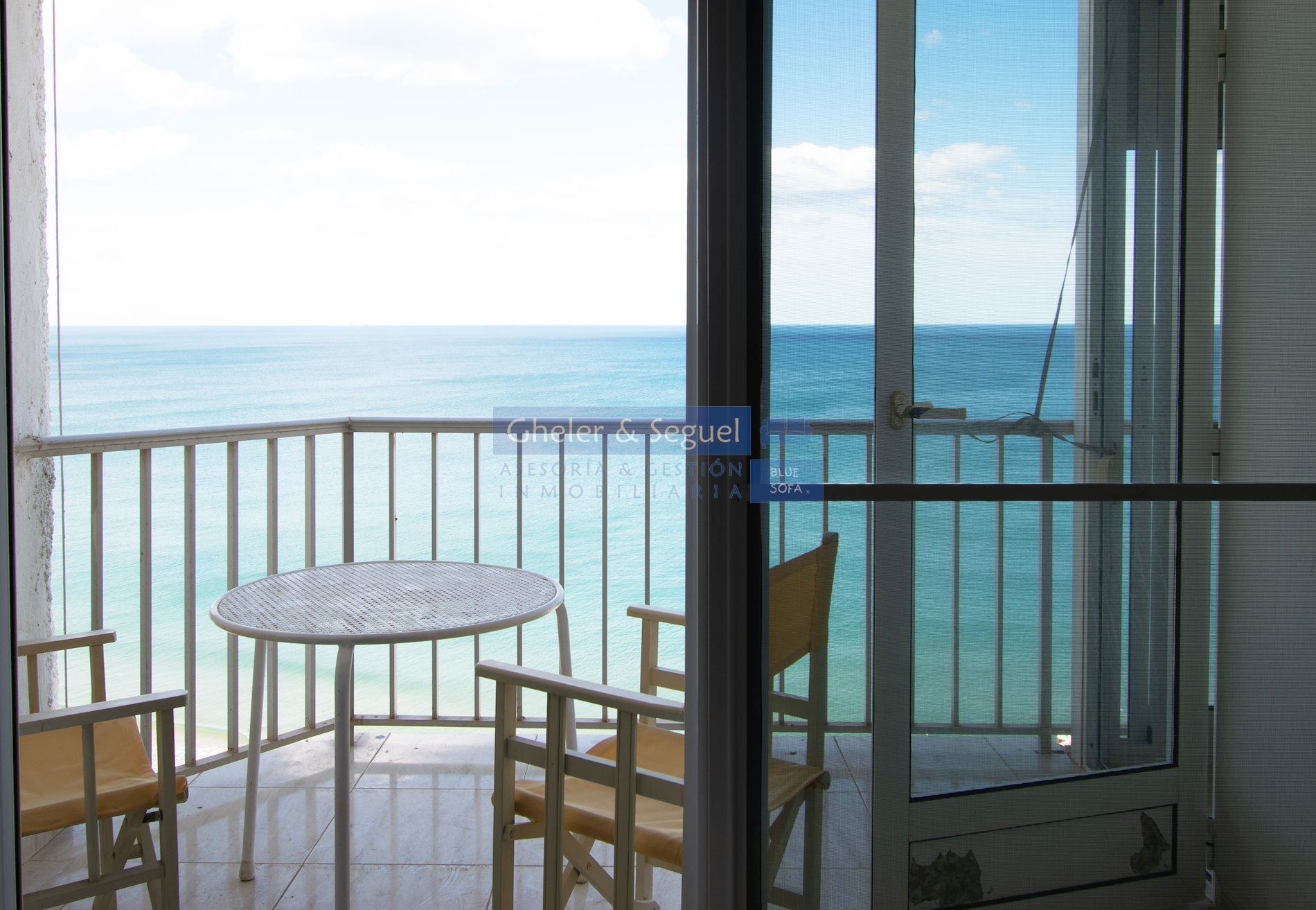 Piso en venta en Calle Nevers, El Faro