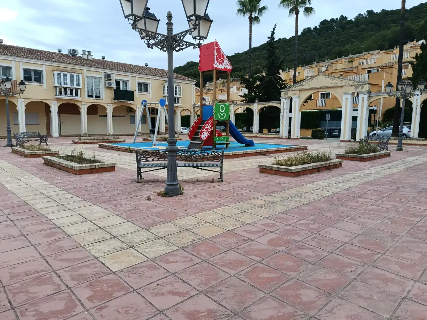 Vista exterior de Apartament en venda en Chiva amb Aire condicionat, Terrassa i Piscina comunitària