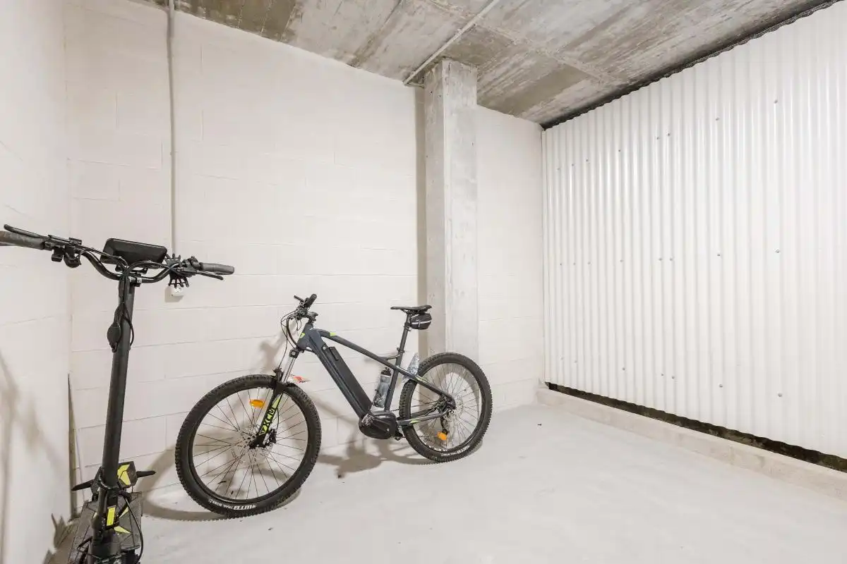 Parkplatz von Erdgeschoss zum Verkauf in Fuengirola mit Heizung, Terrasse und Abstellraum