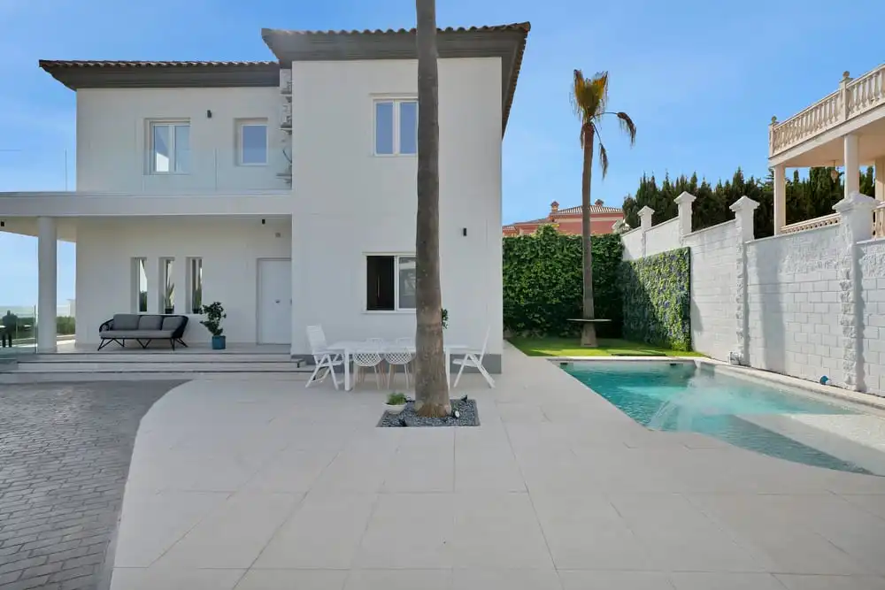 Casa o chalet en venta en El Faro de Calaburra - Chaparral