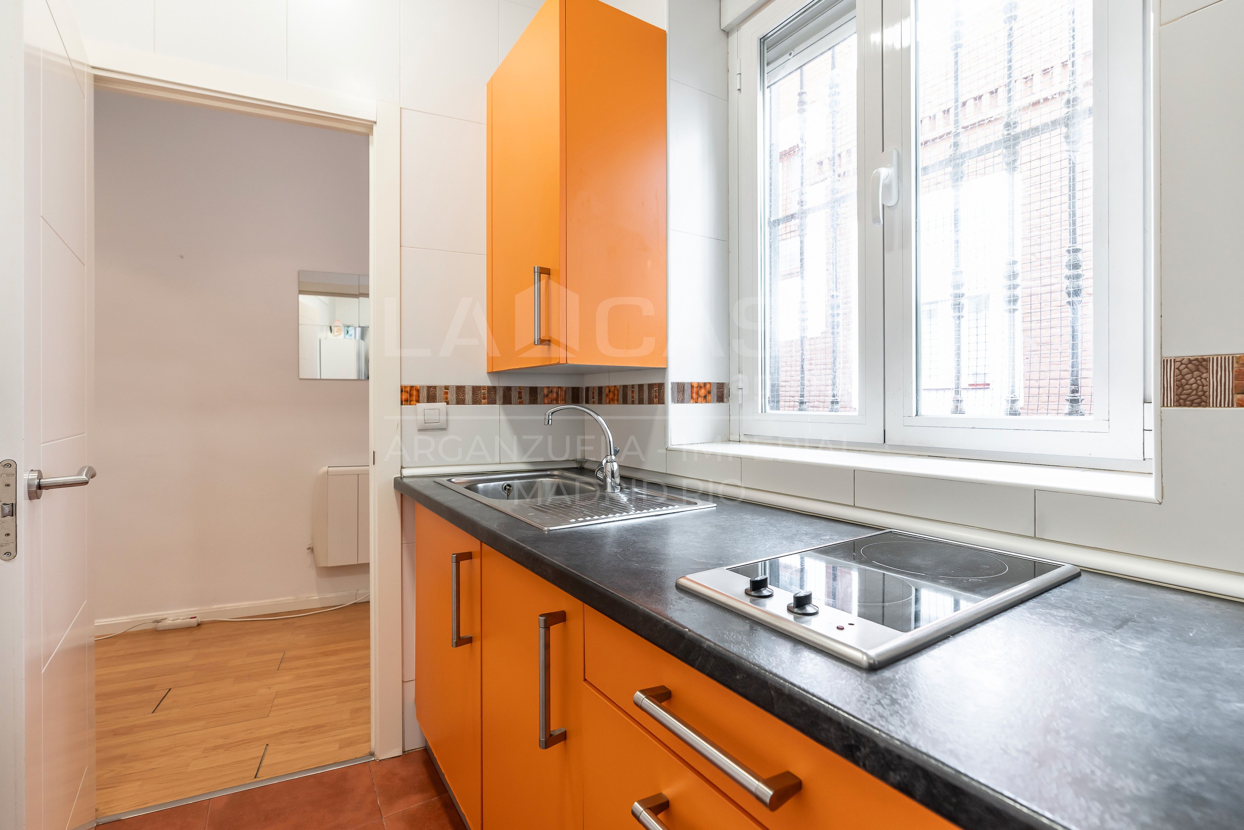 Kitchen of Flat for sale in  Madrid Capital  with Heating