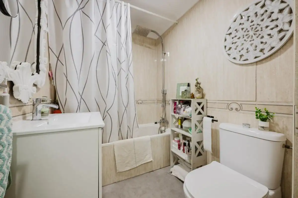 Baño de Piso en venta en Sevilla con Aire acondicionado, Calefacción y Trastero