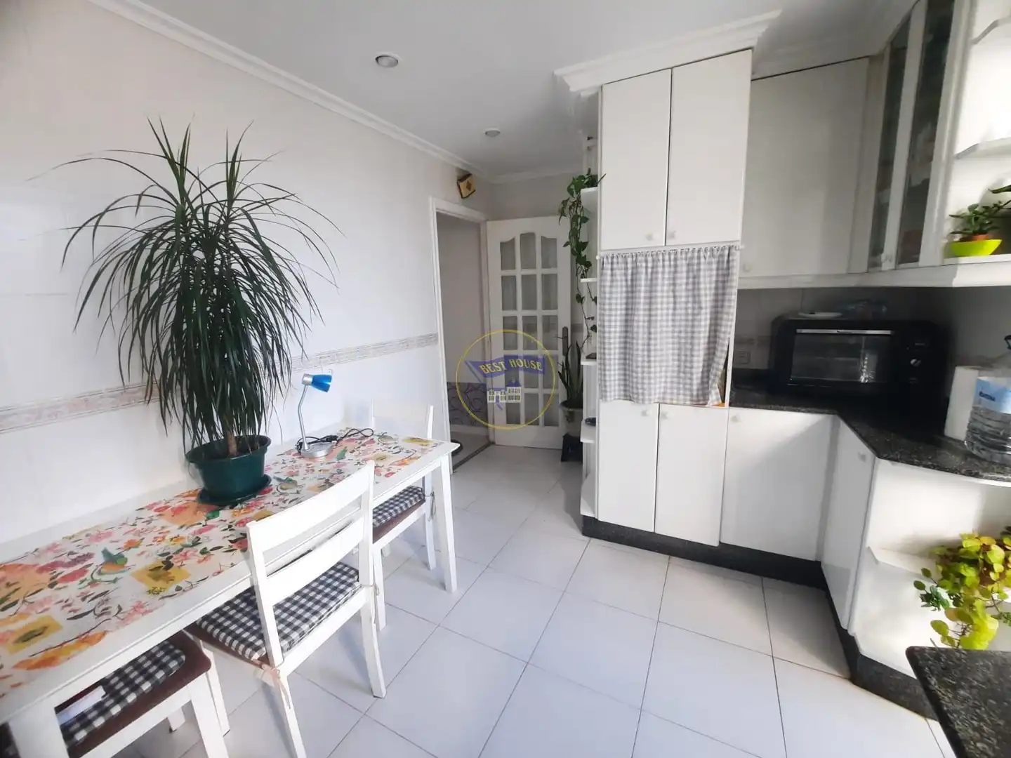 Cocina de Piso en venta en Vigo  con Calefacción y Amueblado