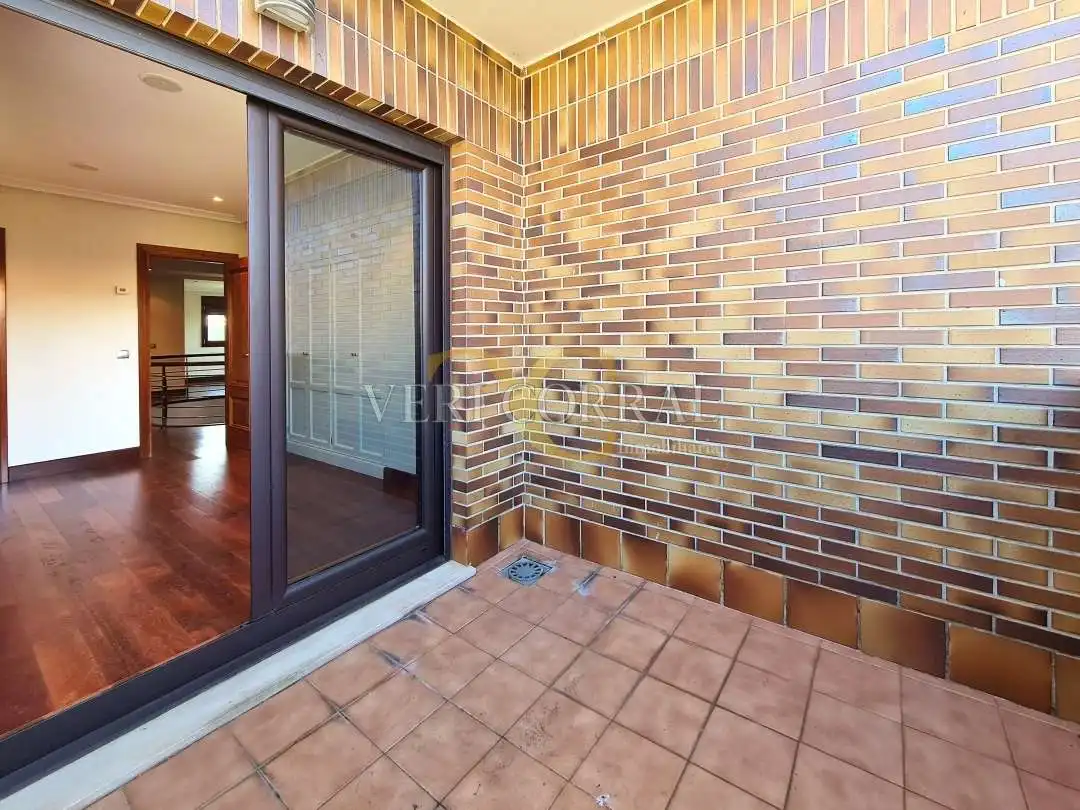 Terraza de Casa o chalet en venta en Oviedo  con Calefacción, Jardín privado y Terraza