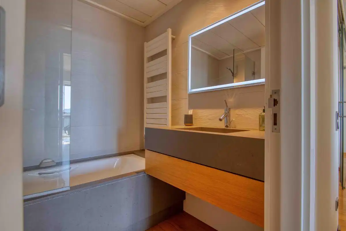 Baño de Piso en venta en Barcelona con Aire acondicionado, Calefacción y Jardín privado
