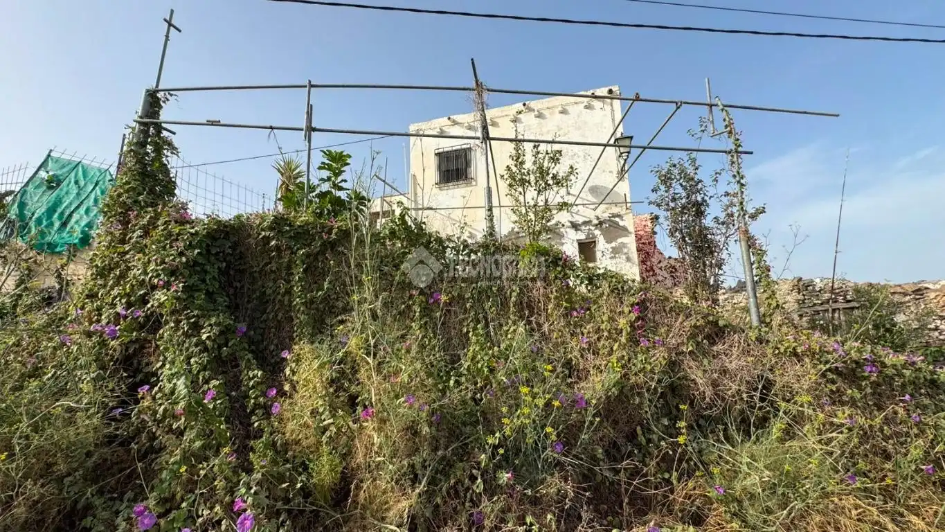 Casa adosada en venta en Rubite con Calefacción y Balcón