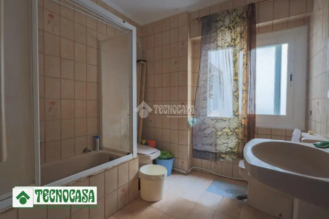 Bathroom of Flat for sale in Adra