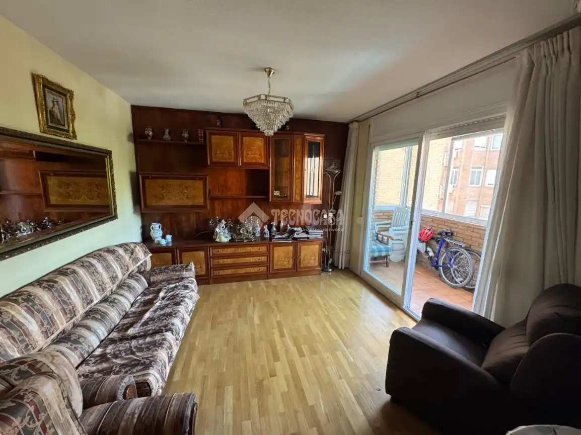 Sala d'estar de Pis en venda en Madrid amb Aire condicionat, Calefacció i Parquet