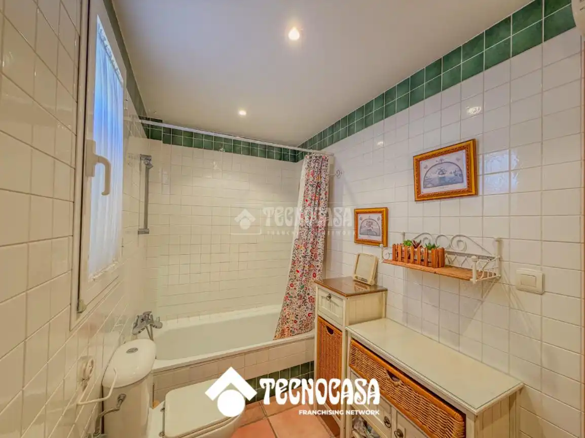 Bathroom of Flat for sale in Rota  with Air Conditioner, Terrace and Storage room